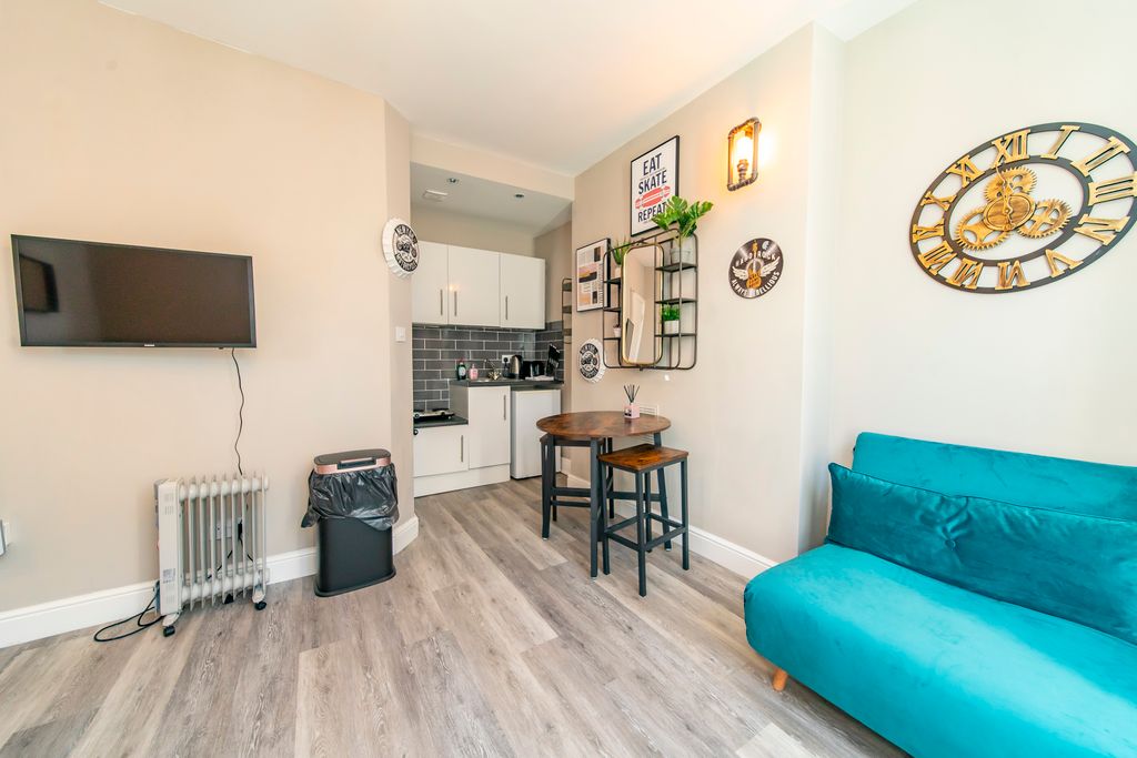 Property photo 3 of 13