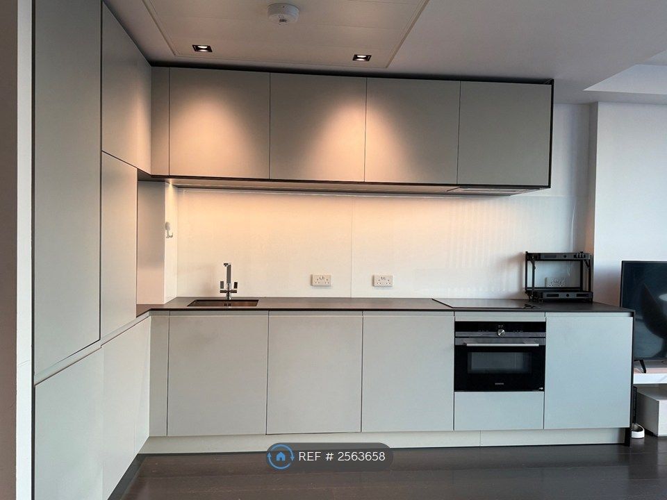 Property photo 2 of 18 Kitchen
