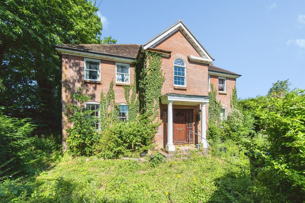 Property photo 1 of 25