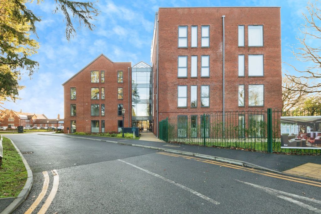 Property photo 2 of 22 Frontage