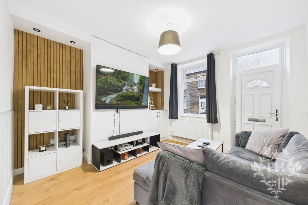 Property photo 2 of 9 Cam02002G0-Pr0257-Still010.Jpg