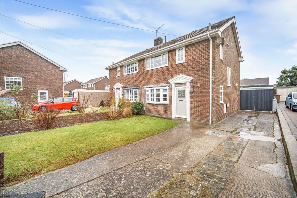 Property photo 2 of 27