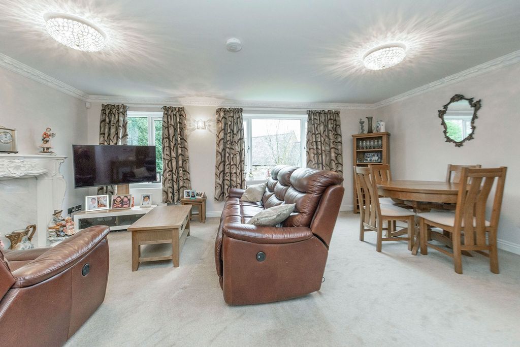 Property photo 2 of 14