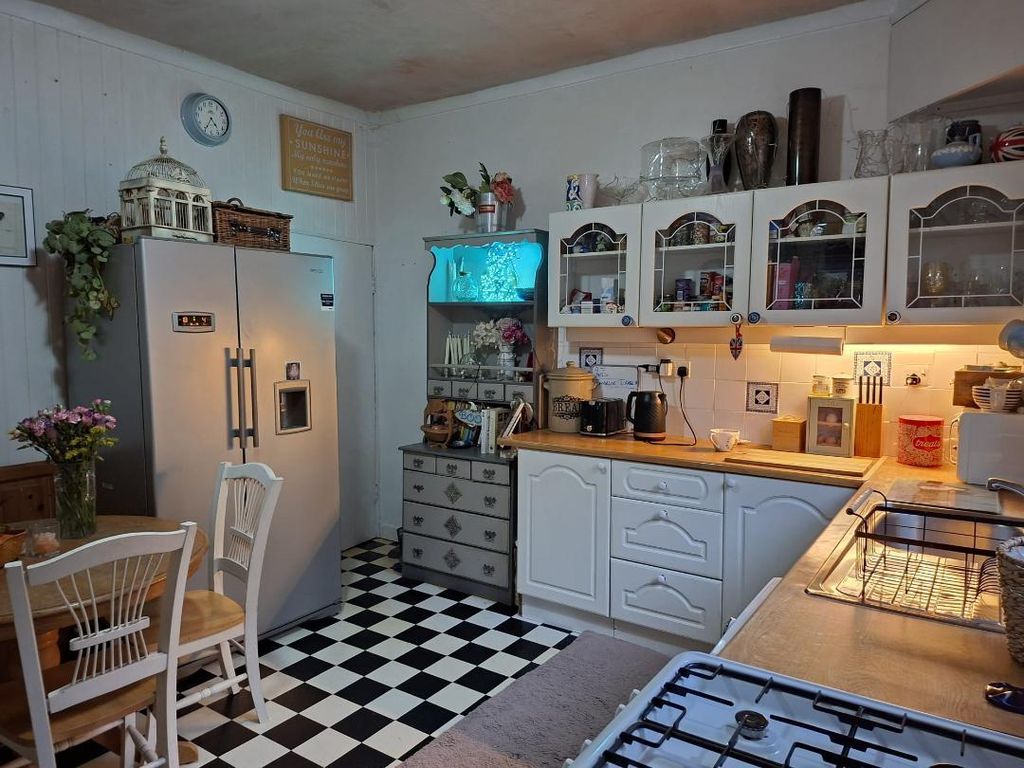 Property photo 2 of 8 Kitchen Diner