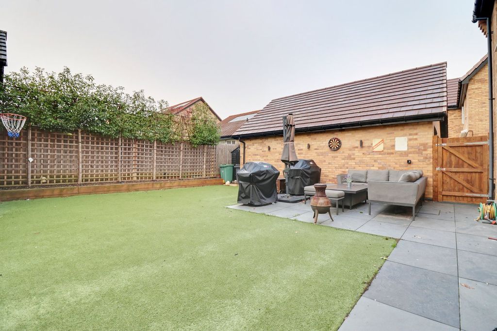 Property photo 3 of 21