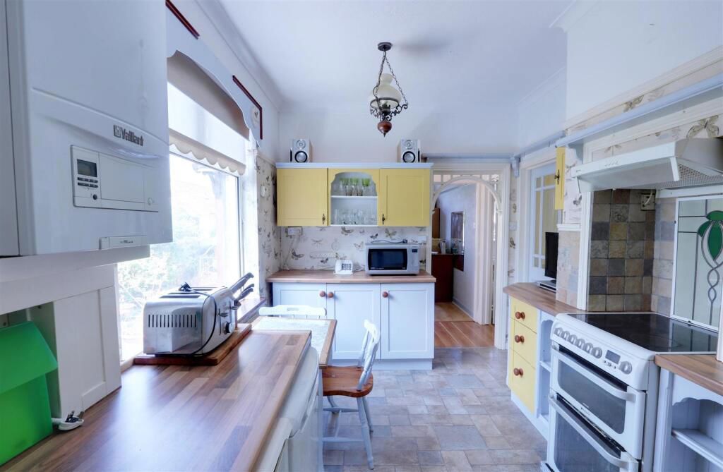 Property photo 2 of 18