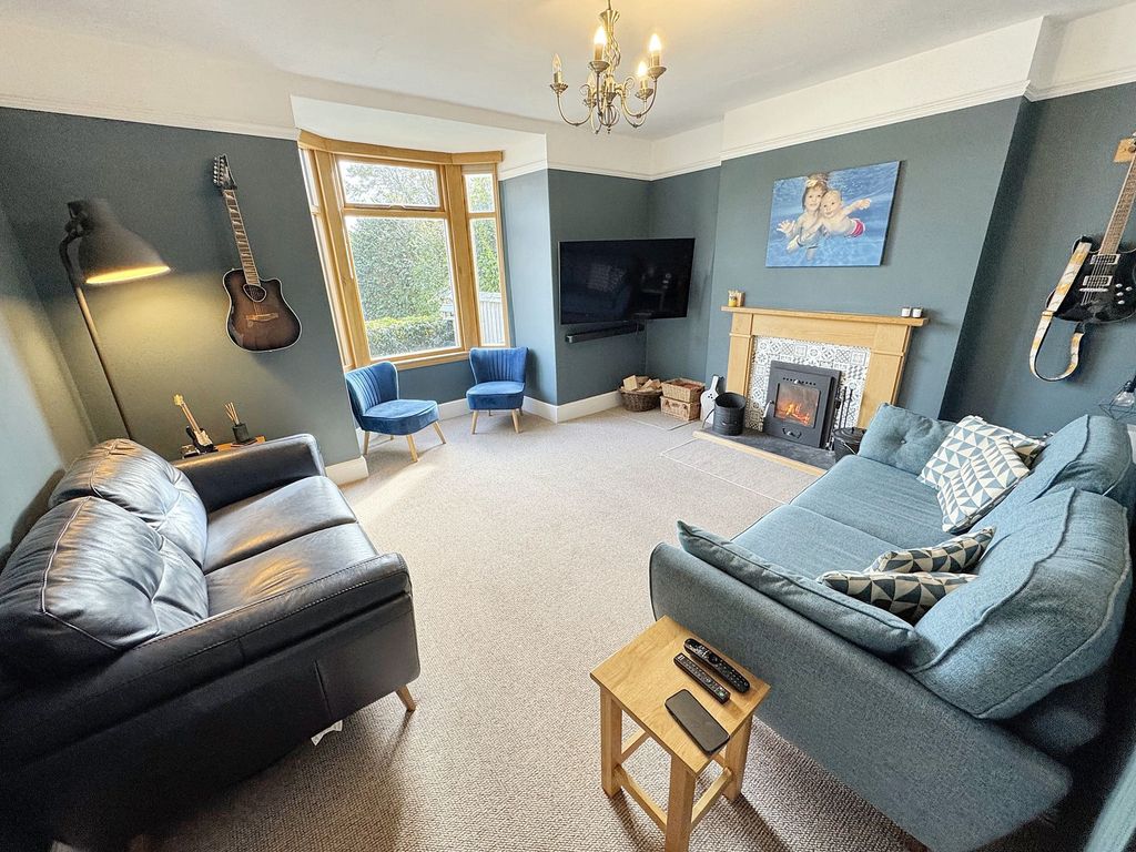 Property photo 2 of 23