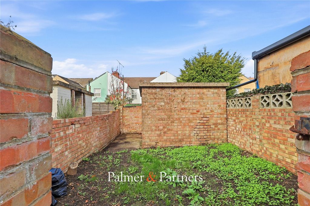 Property photo 2 of 18 Picture No. 17