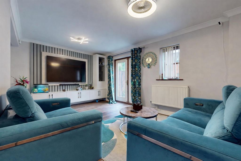 Property photo 3 of 25 3D03412C-6F92-4D4D-A51D-A2581Ac02F3B.Png