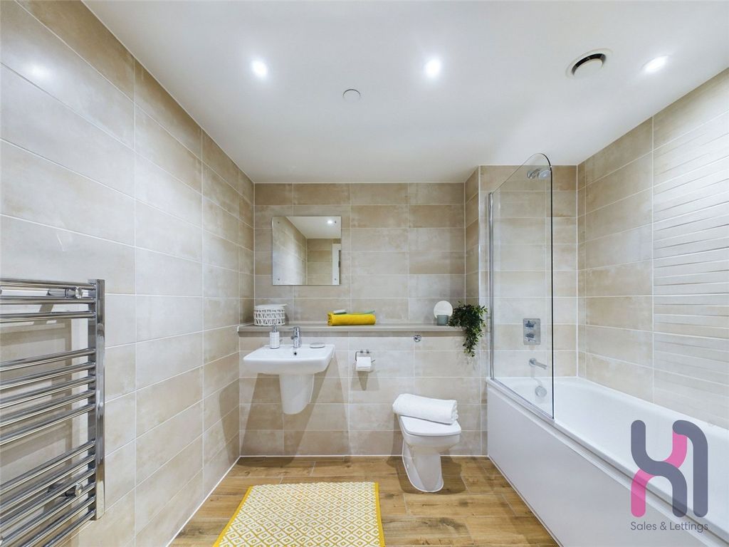 Property photo 1 of 5