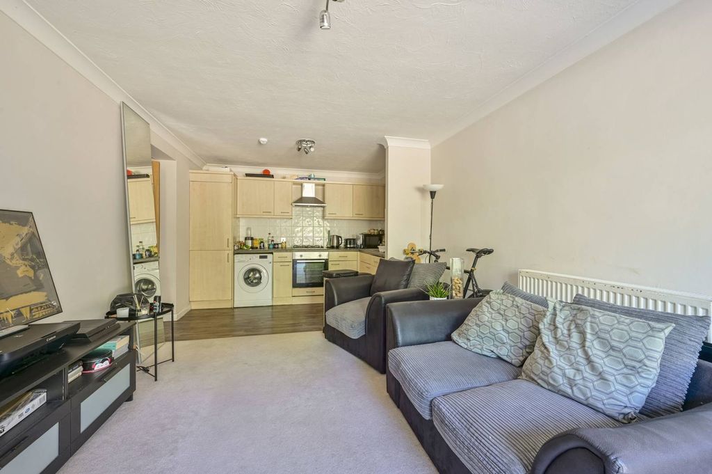Property photo 1 of 6
