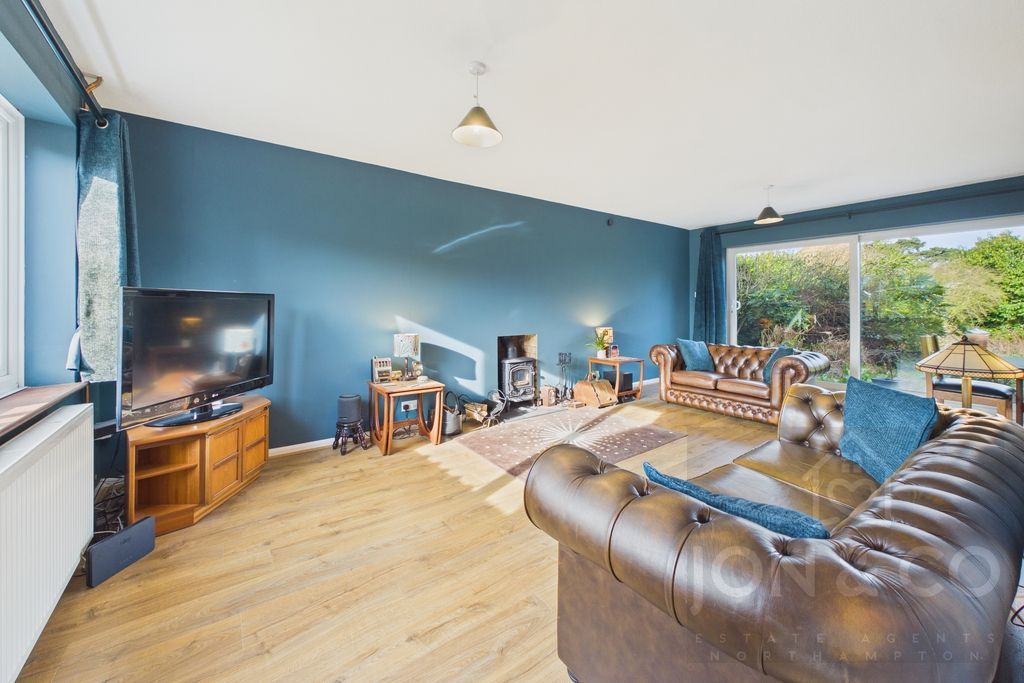 Property photo 2 of 22