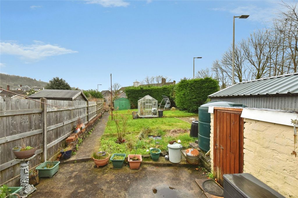 Property photo 2 of 16 Picture No. 14