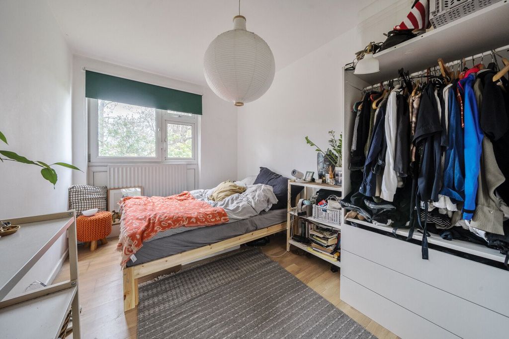 Property photo 3 of 7 1441326-11-69Dfab...