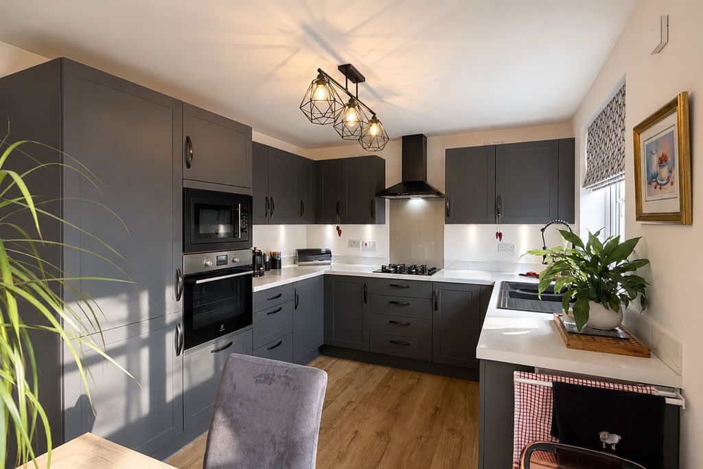 Property photo 1 of 30