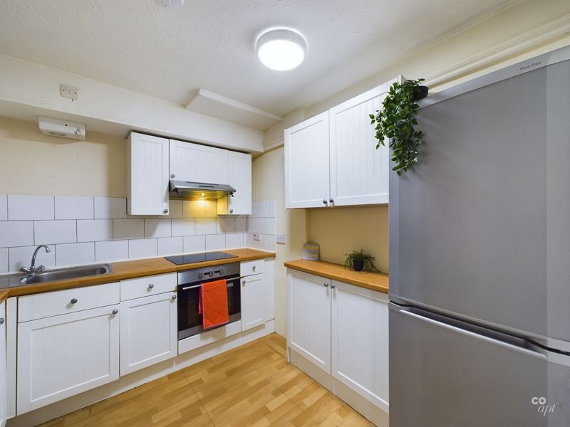 Property photo 2 of 12 Kitchen