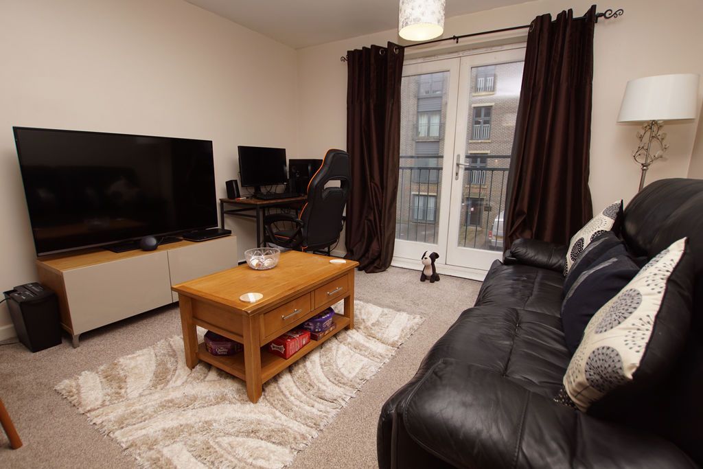 Property photo 3 of 10 Lounge/ Dining/ Kitchen Area