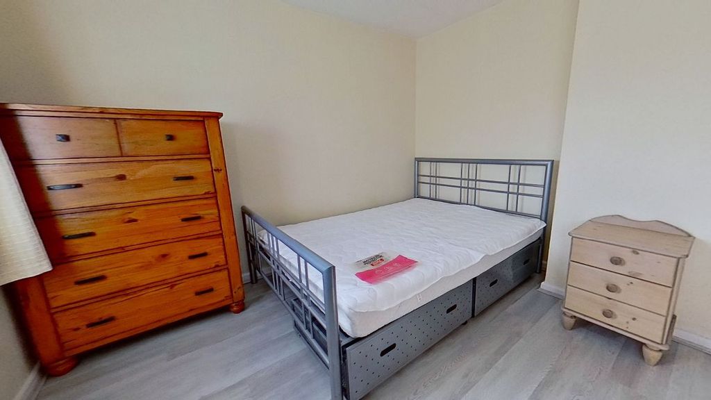 Property photo 2 of 37