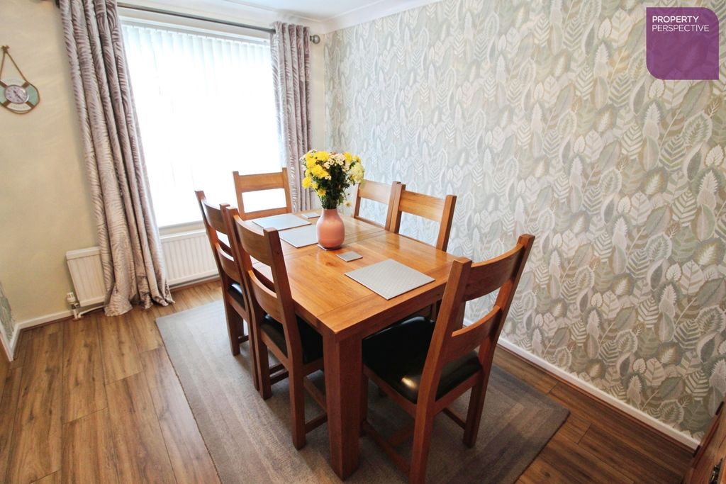 Property photo 3 of 12 Dining Room