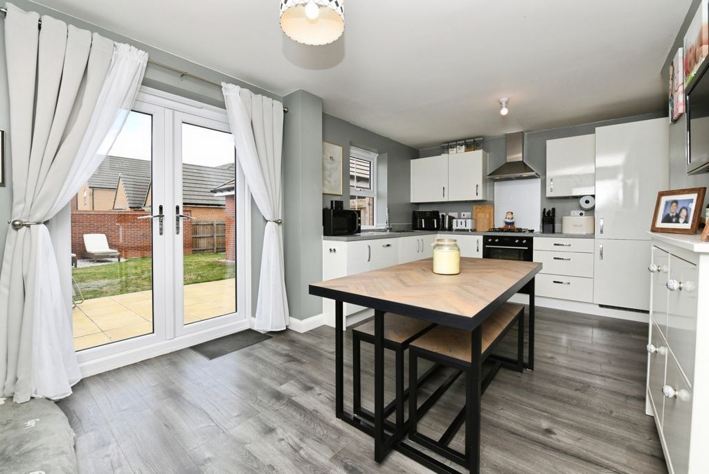 Property photo 2 of 19 Pbox-Img.Jpg