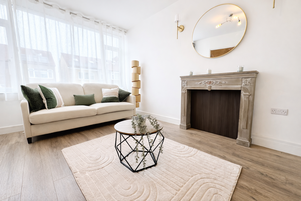 Property photo 2 of 17 Living Room