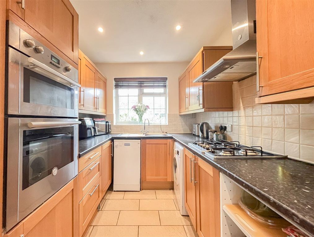 Property photo 2 of 15 Kitchen