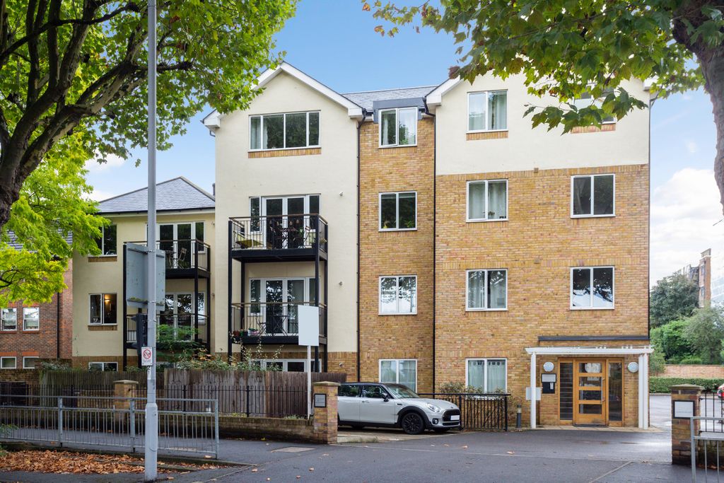 Property photo 3 of 16 102 Maple Road Surbi