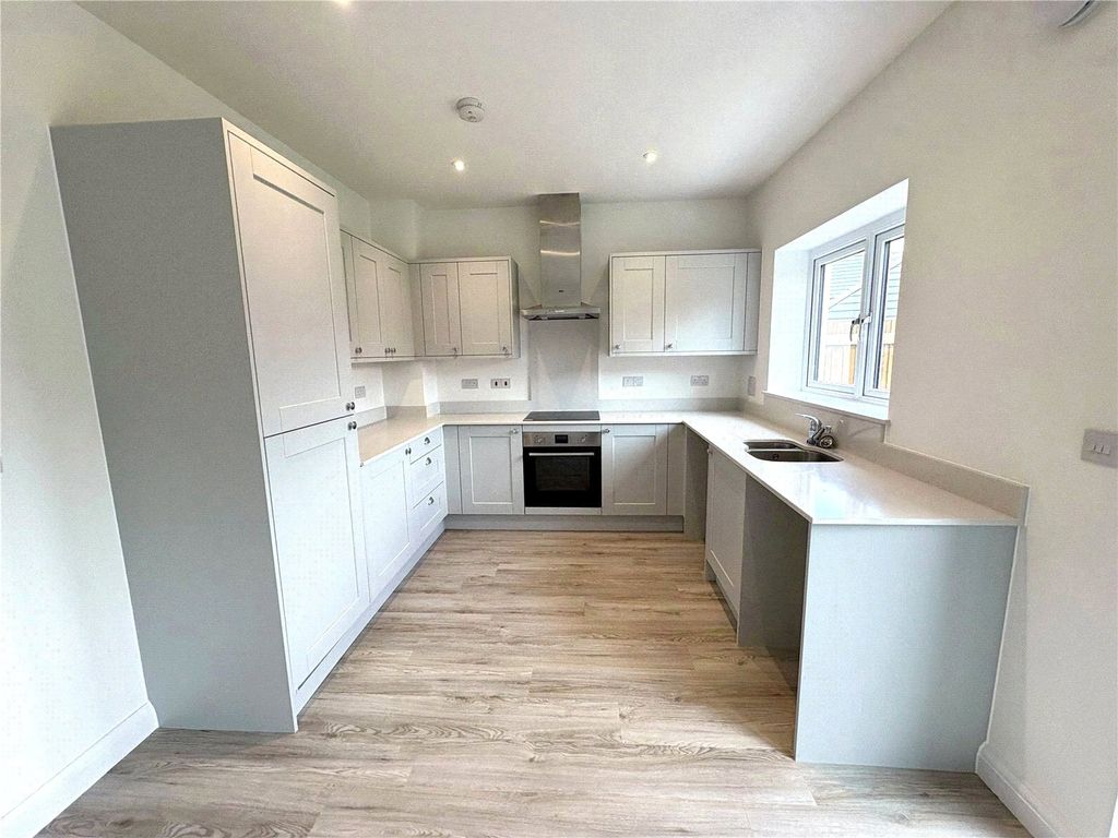 Property photo 3 of 18 Picture No. 21