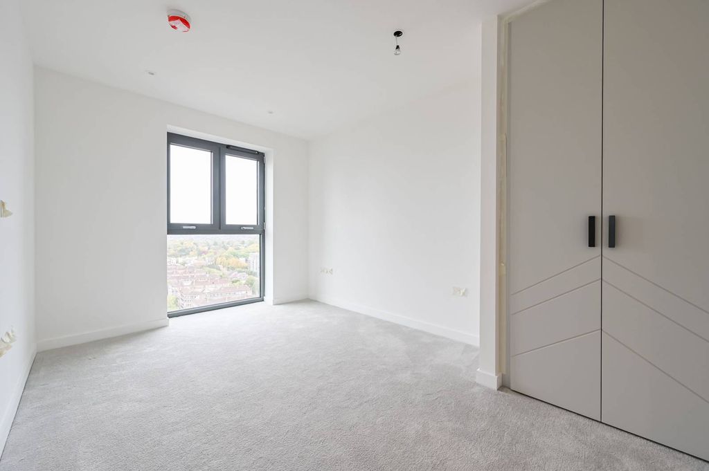 Property photo 3 of 29