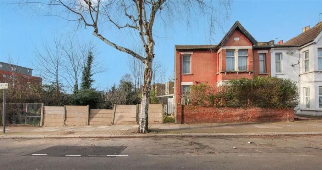 Property photo 2 of 10