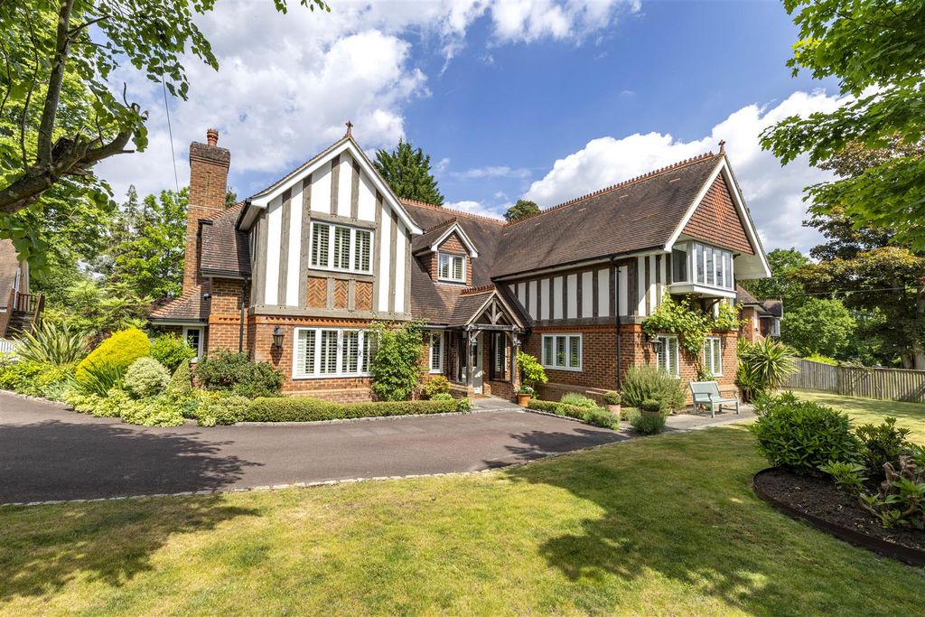 Property photo 1 of 35 Victoria House The Covert, Ascot,  Sl5 9Js-24.Jpg