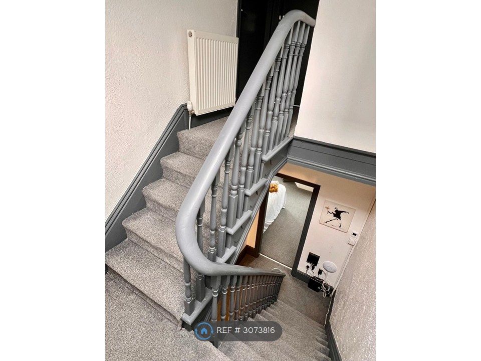 Property photo 3 of 7 Top Floor Landing 2 Rooms