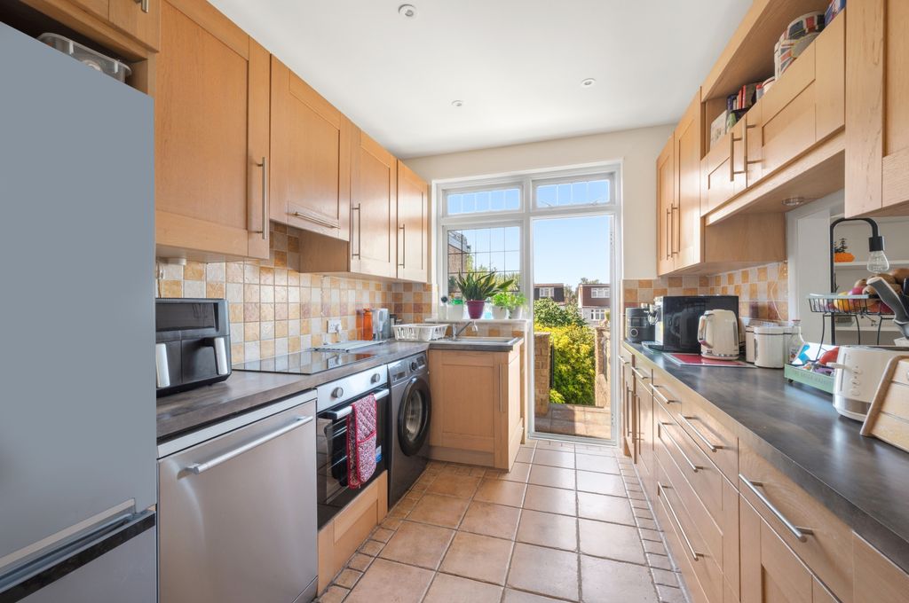 Property photo 3 of 17 Picture No. 28