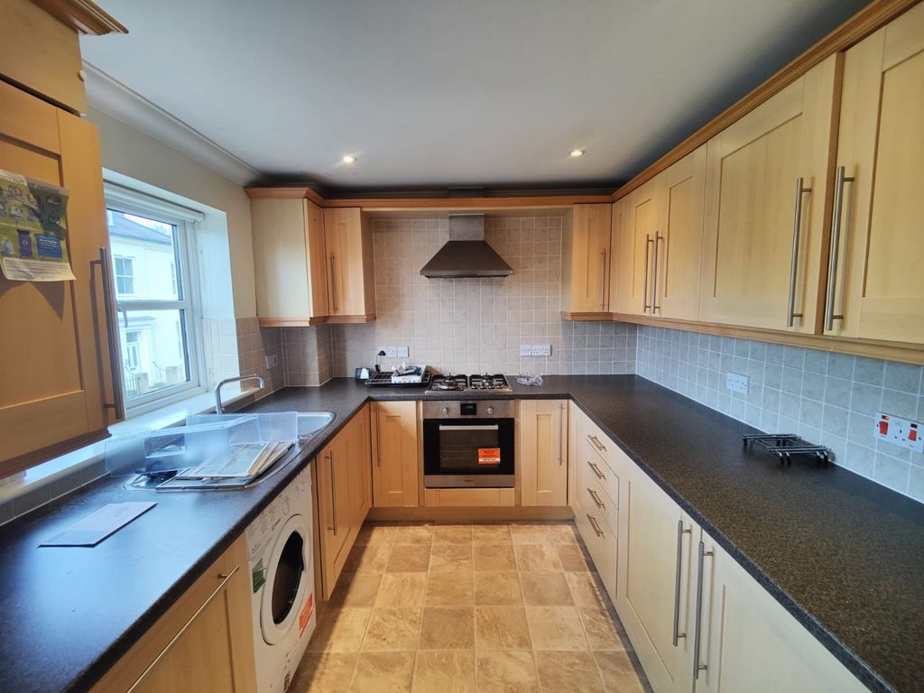 Property photo 2 of 13 Image