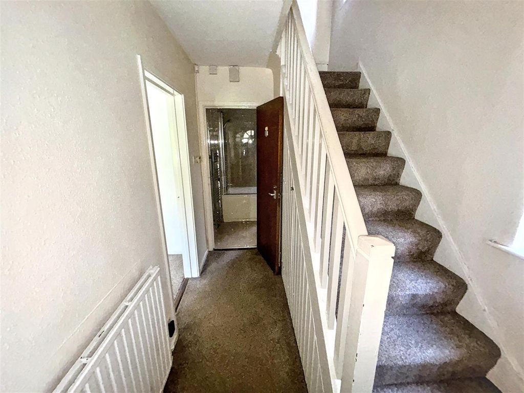Property photo 2 of 10 20260810114759_20260810-Interior-4-Hrnh61Bg86F93Ye