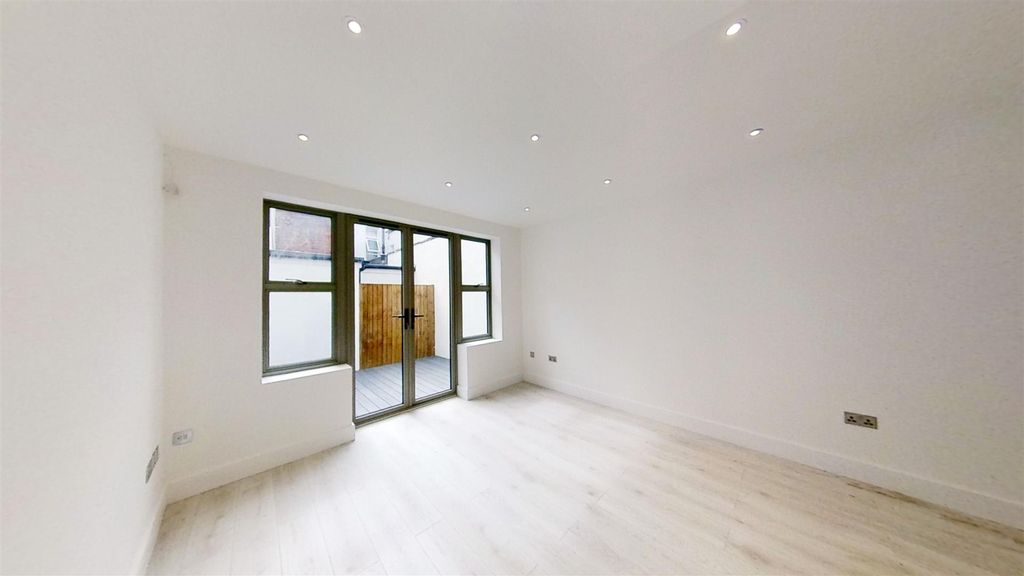 Property photo 3 of 19 Rose-Joan-07162021_141816.Jpg