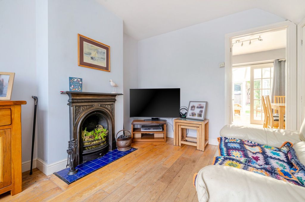 Property photo 2 of 12