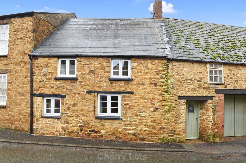 Property photo 1 of 11