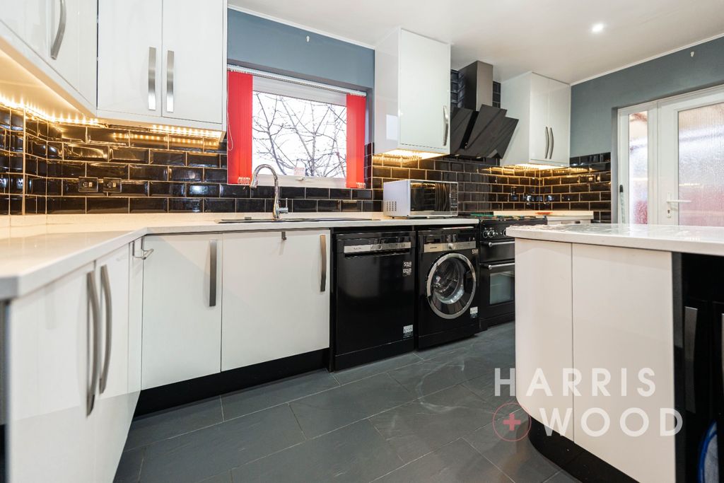 Property photo 3 of 24 4052242