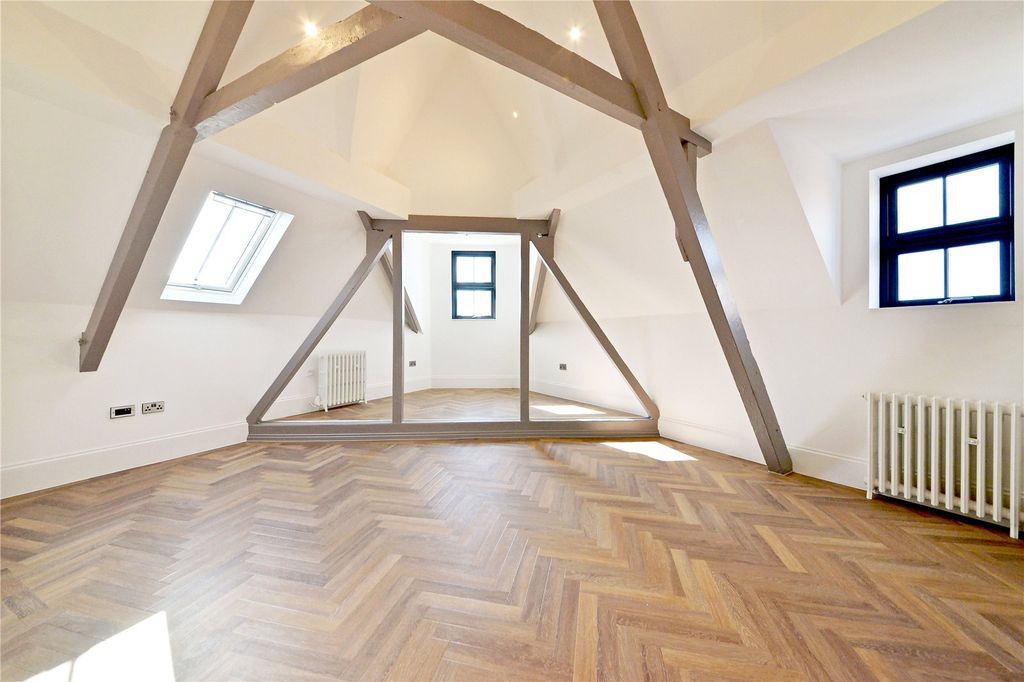 Property photo 2 of 36 Picture No. 03