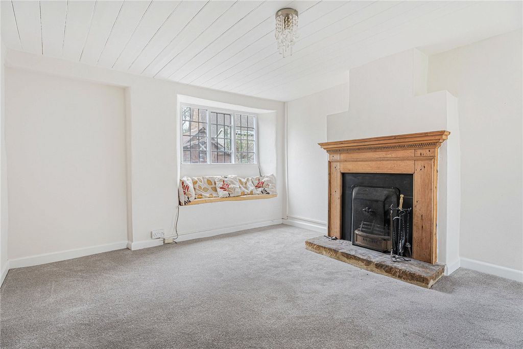 Property photo 2 of 14 Sitting Room
