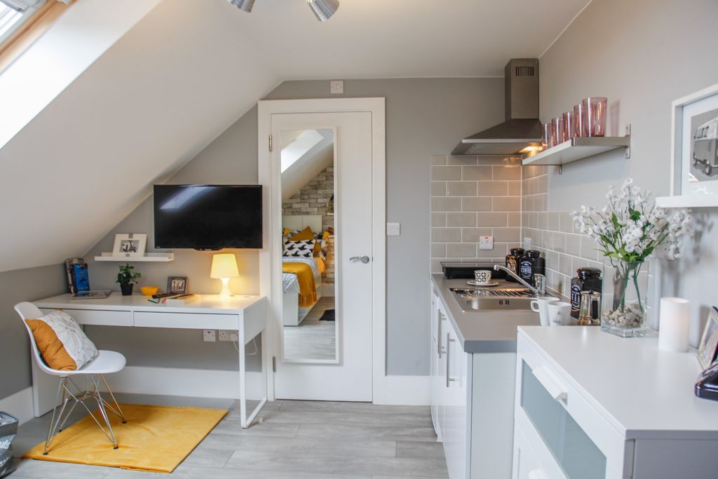 Property photo 2 of 11 5076411