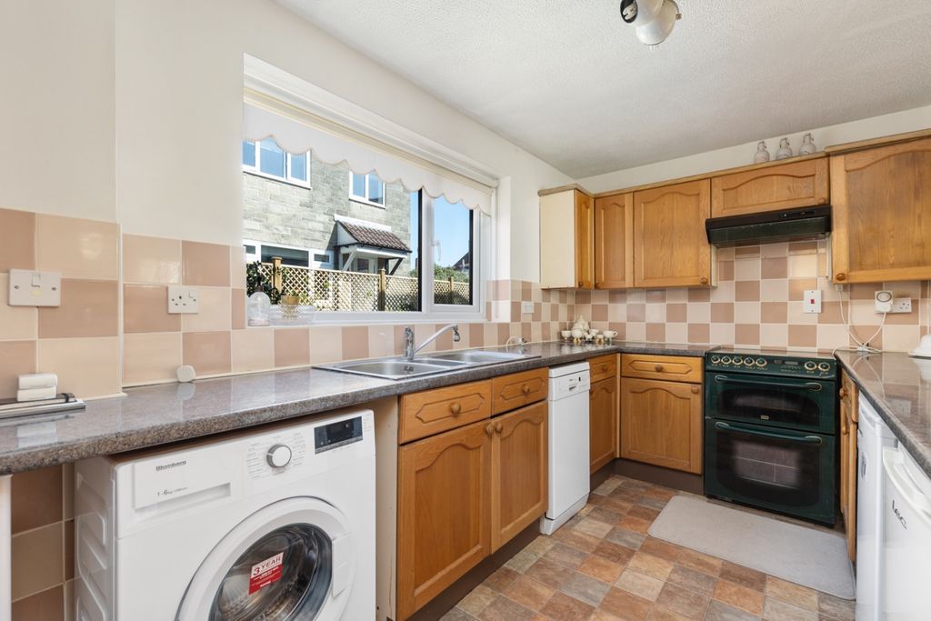 Property photo 3 of 11 40672210