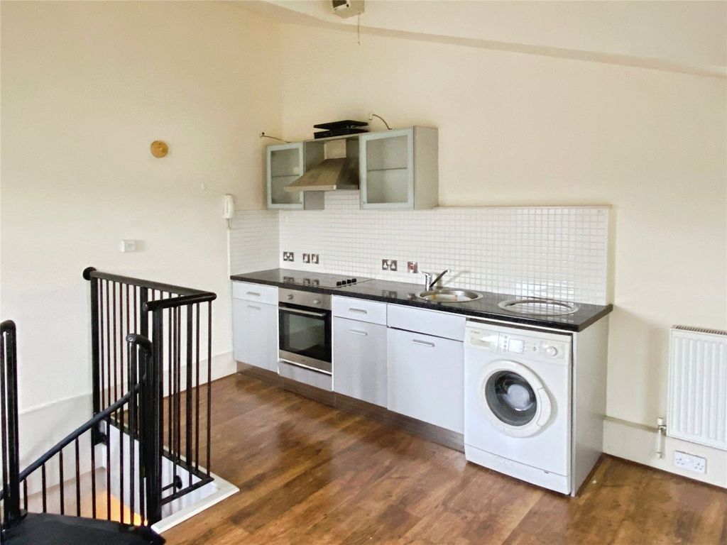 Additional image 5 of 2 bed flat for saleBradford Road, Dewsbury WF13