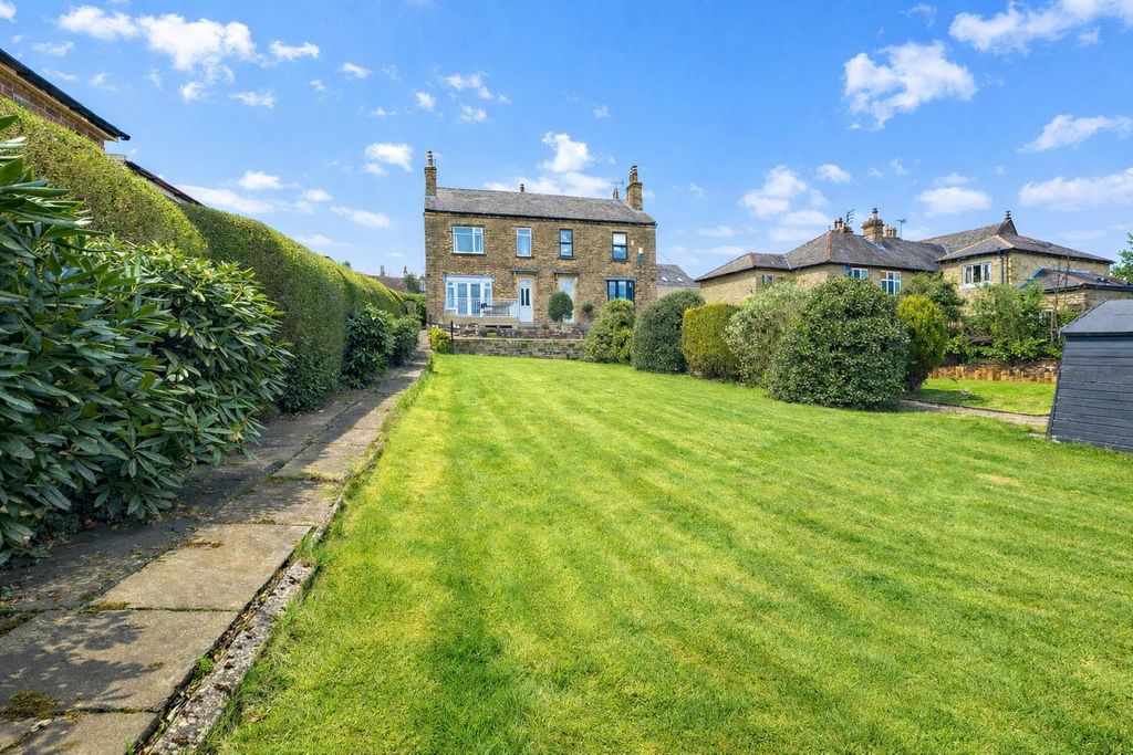 Property photo 1 of 33 Rear.Png