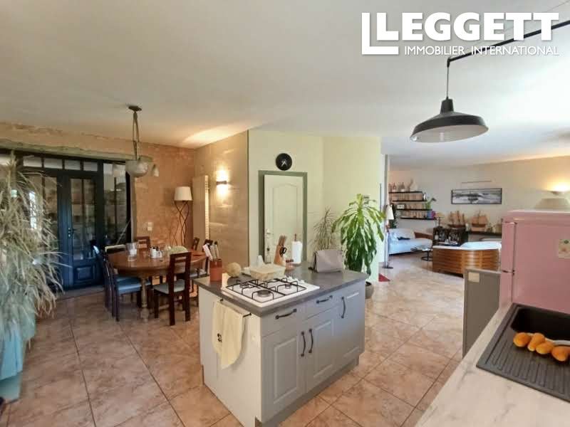 Property photo 3 of 10