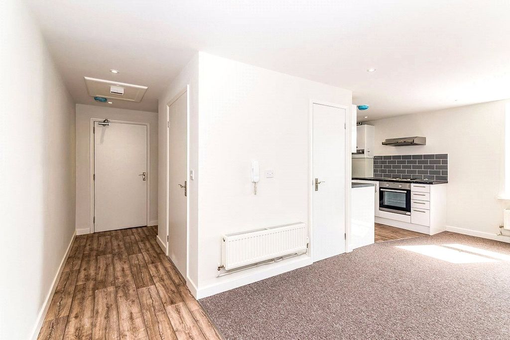 Property photo 2 of 5 Studio