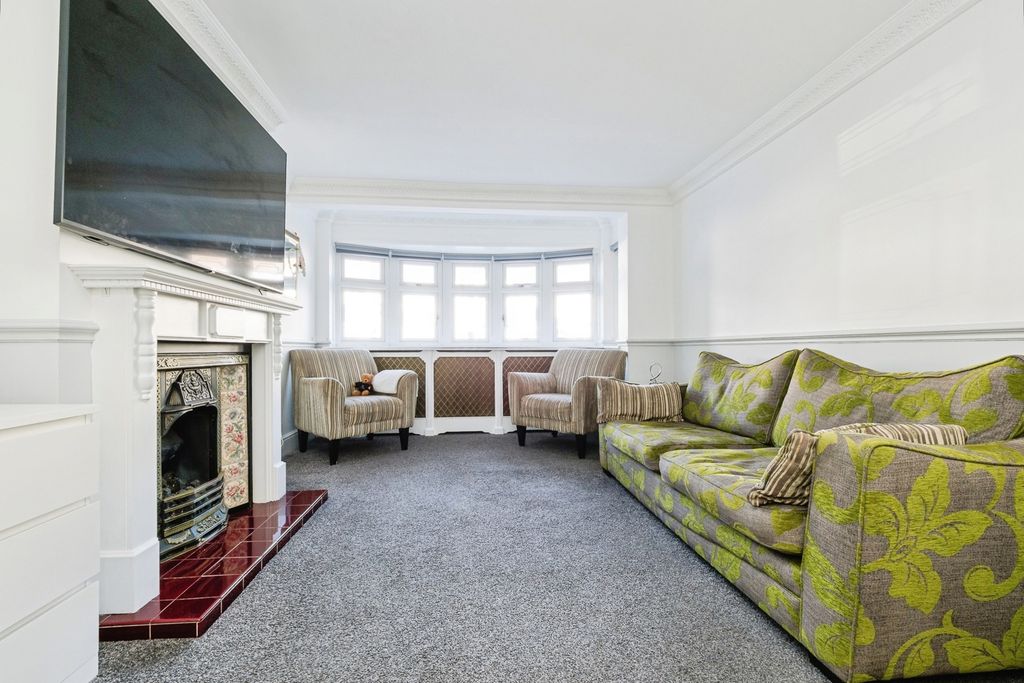 Property photo 2 of 39 Pbox-Img.Jpg