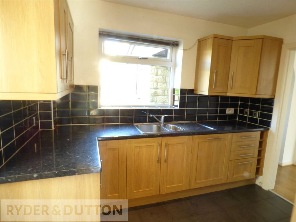 Property photo 3 of 18 Kitchen