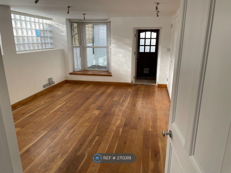 Property photo 2 of 13 Master Bedroom